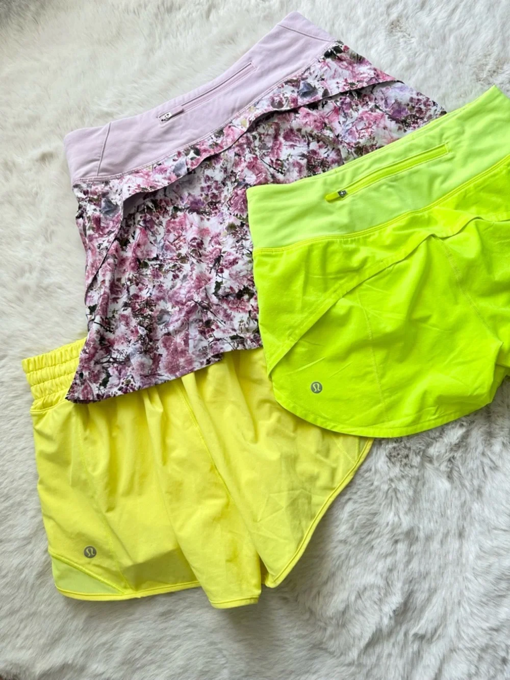 Lululemon Hotty Hot Shorts floral pleated skirt Bundle – Lot of 3 Women’s Size 4